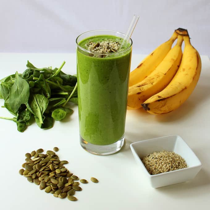 Green protein power breakfast smoothie